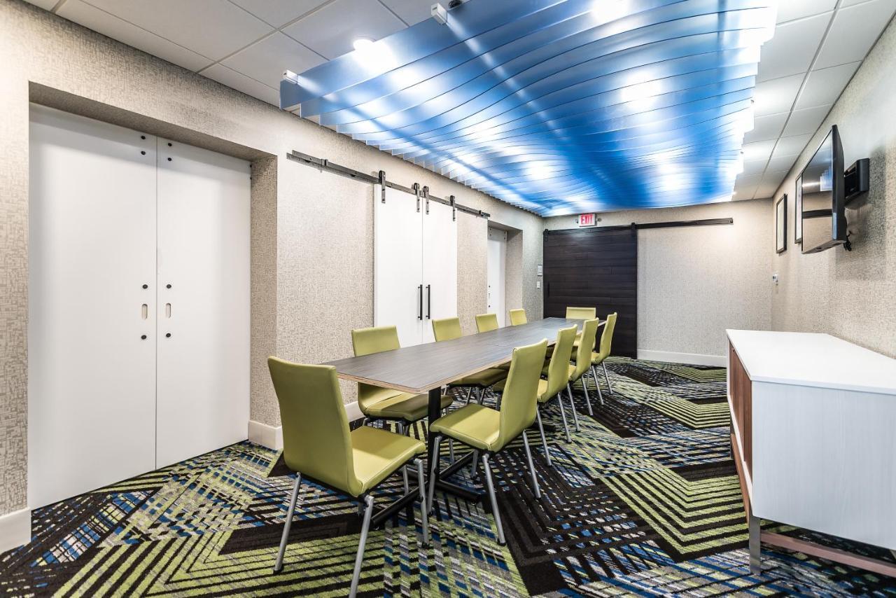Holiday Inn Express Flint-Campus Area By Ihg Екстер'єр фото