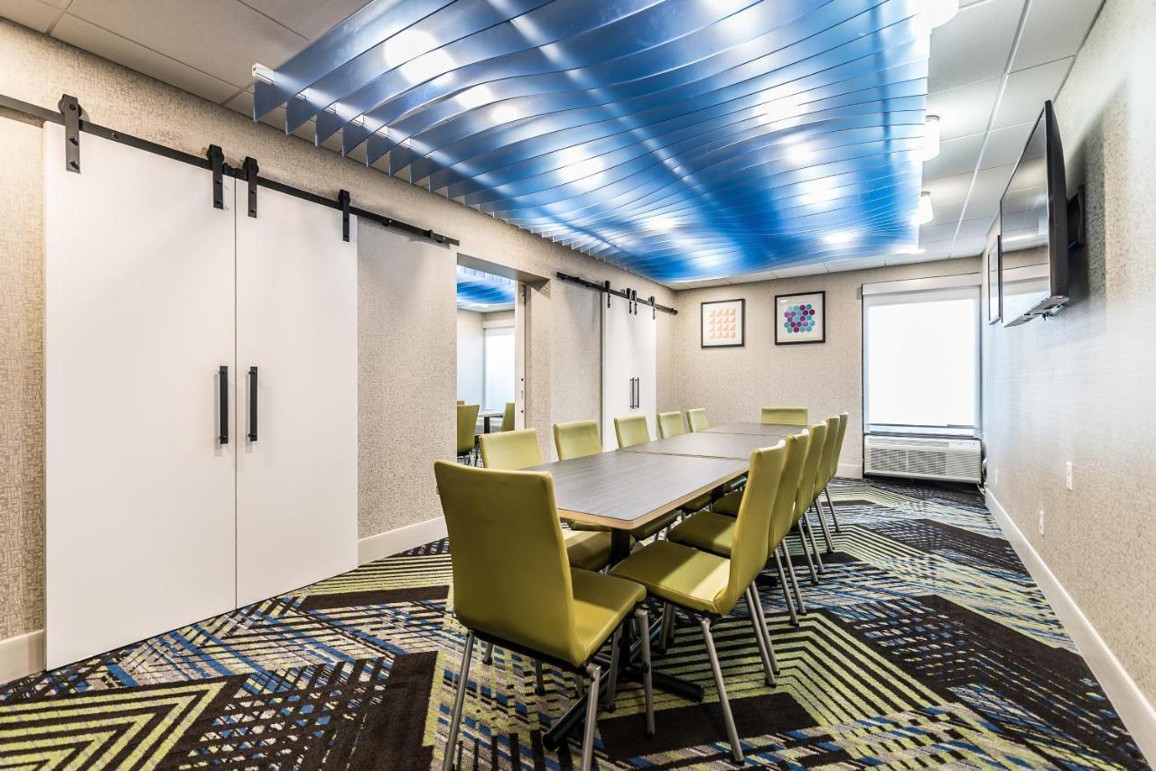 Holiday Inn Express Flint-Campus Area By Ihg Екстер'єр фото