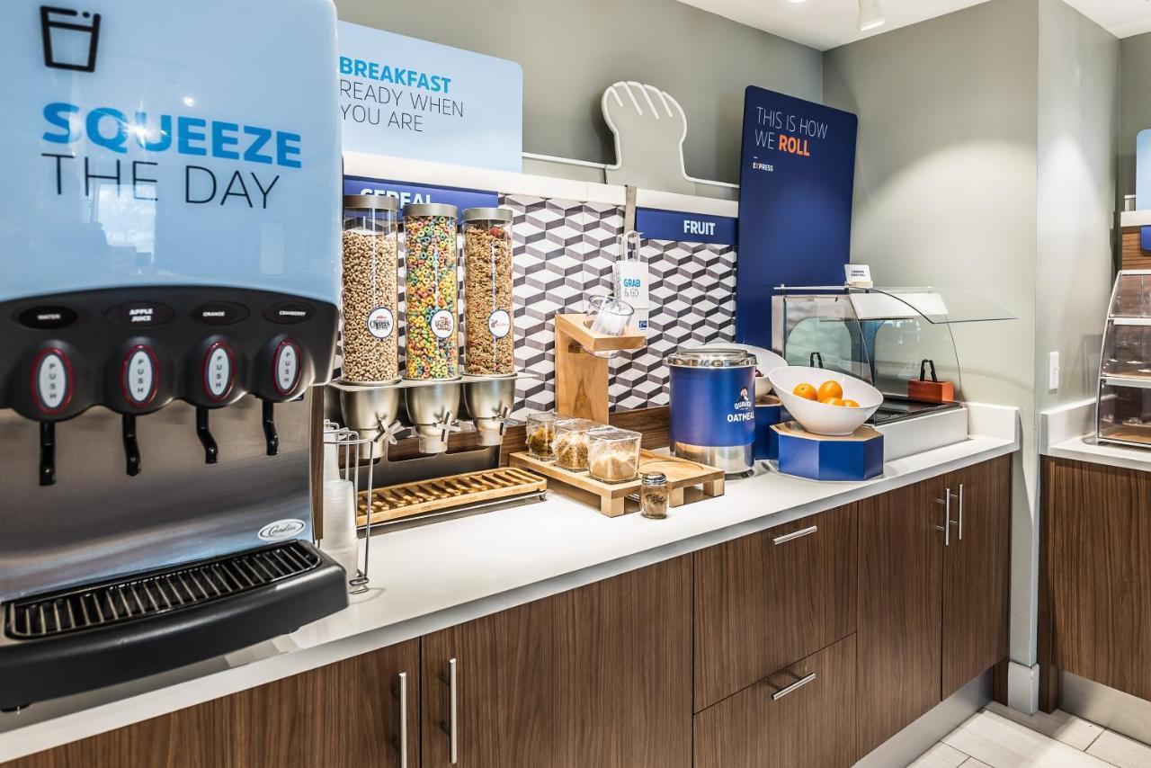 Holiday Inn Express Flint-Campus Area By Ihg Екстер'єр фото