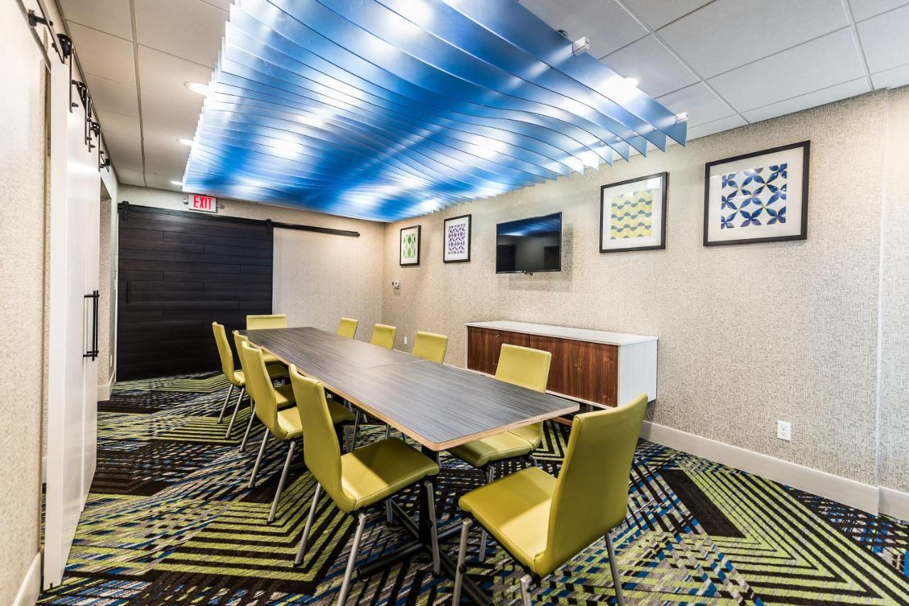 Holiday Inn Express Flint-Campus Area By Ihg Екстер'єр фото